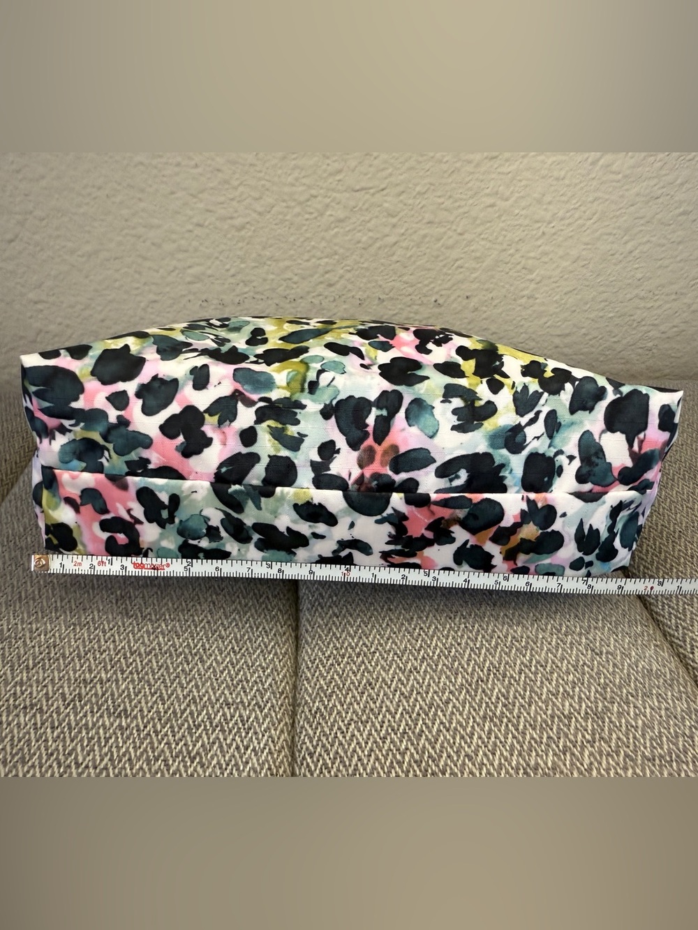 LeSportsac Zipper Pouch, ‘Charming Cheetah’ Watercolor Pattern - Picture 13 of 15